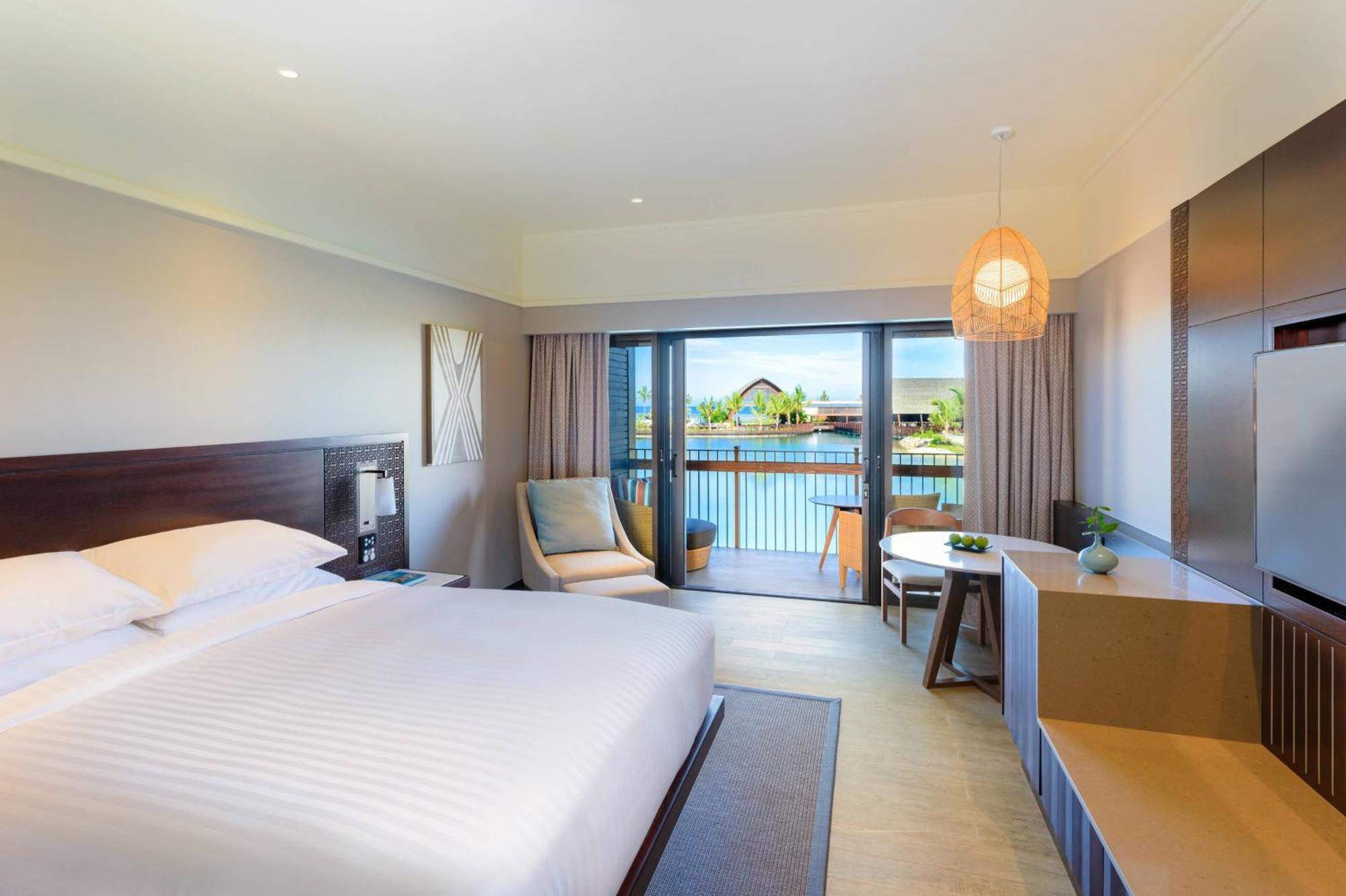 Lagoon Front Guest room 1 King Balcony
